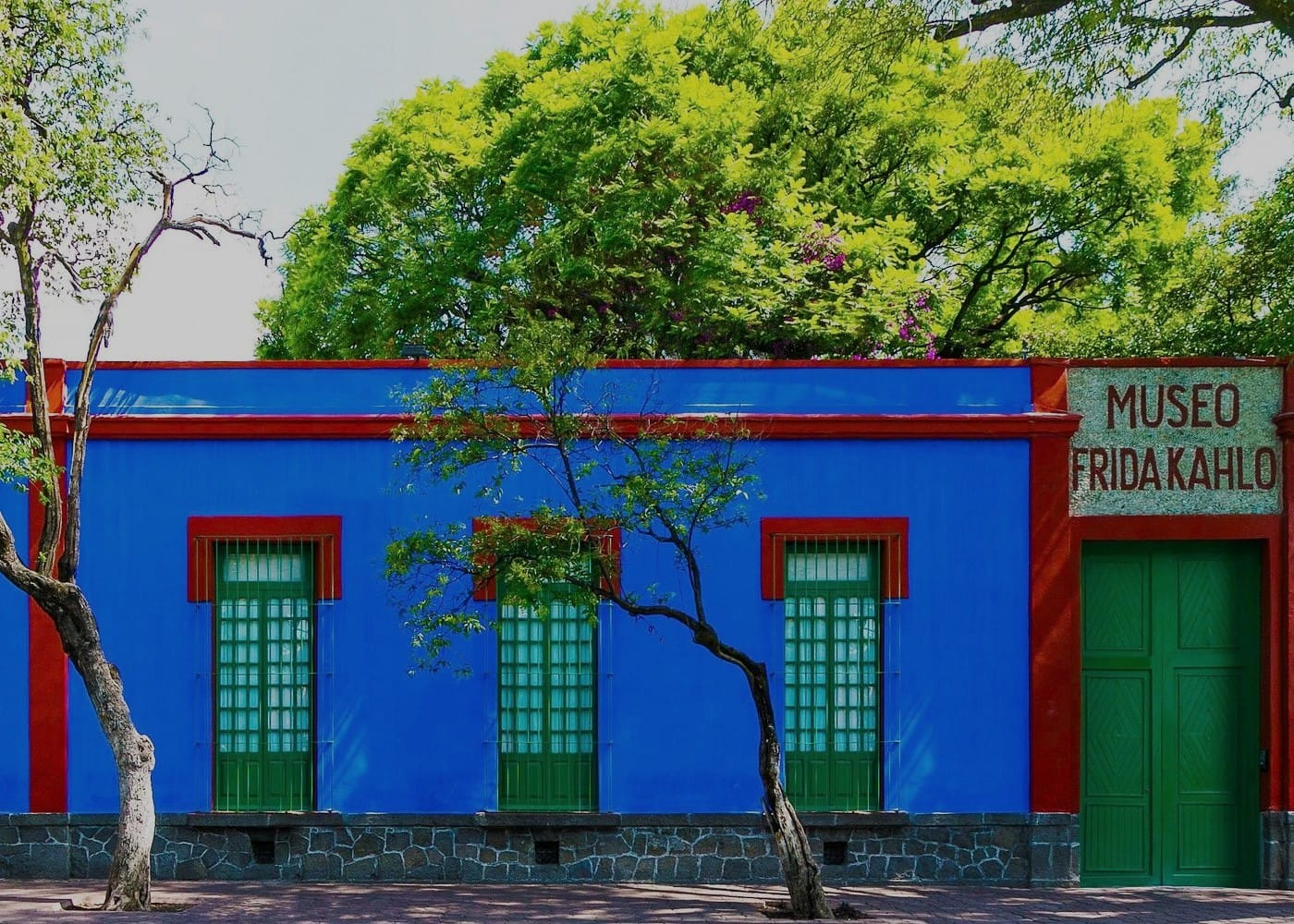 Best Day Trips from Mexico City: Pyramids, Hot Springs & Frida Kahlo